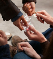 Какие наркотики употребляют подростки?