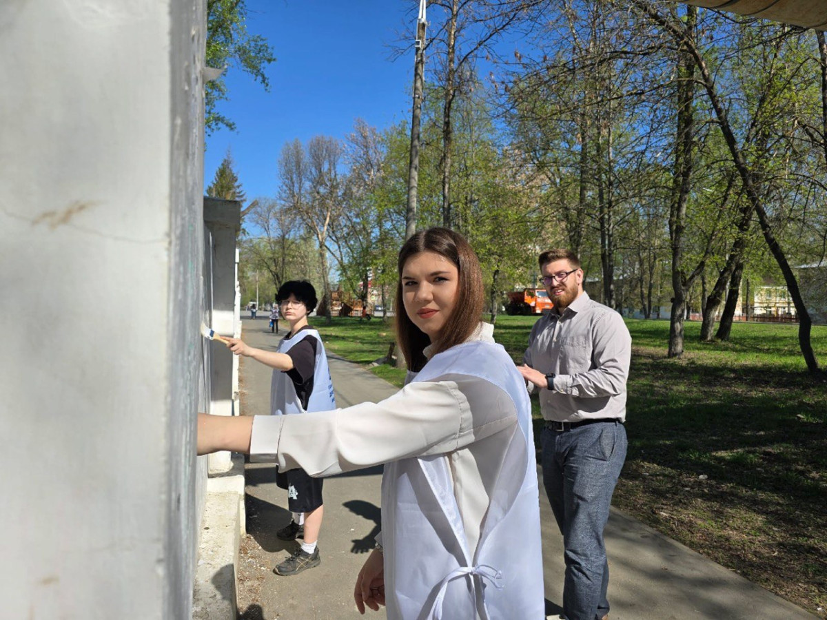 В поселке Мехзавод, на территории сквера ДК «Октябрь», состоялся Всероссийский субботник. #7
